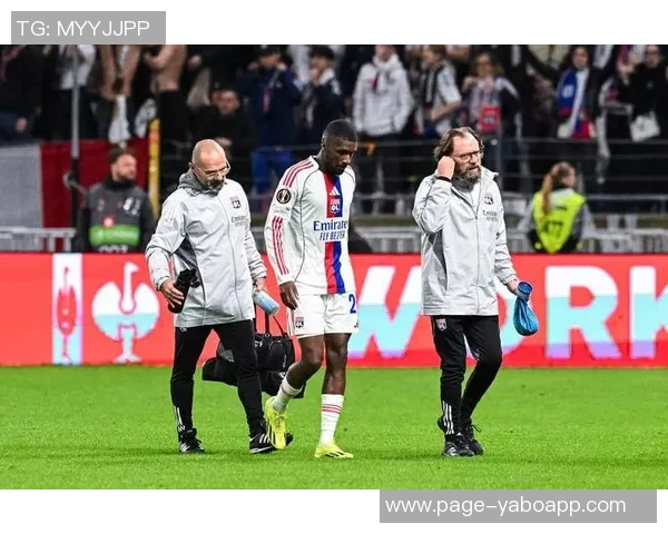 黑猫桑德兰球迷在老特拉福德成功捕鼠引发热议